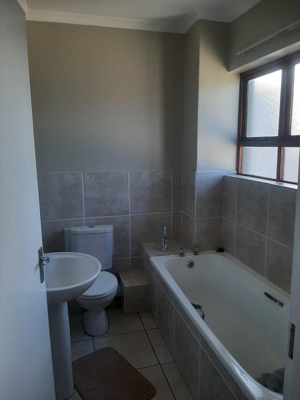 To Let 2 Bedroom Property for Rent in Parklands Western Cape